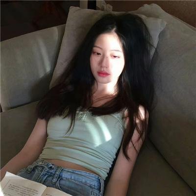 轻轻拂过